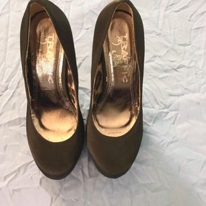 Traffic heels, black size 6